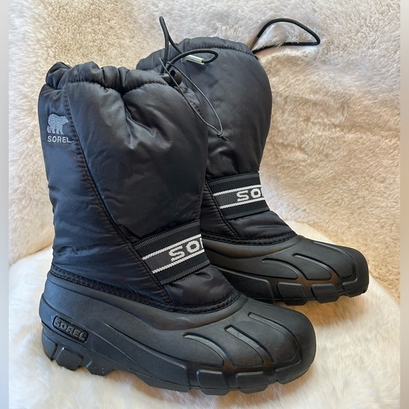 Sorel Chariot black insulated mid calf weather proof snow boots Sz-youth 4.D